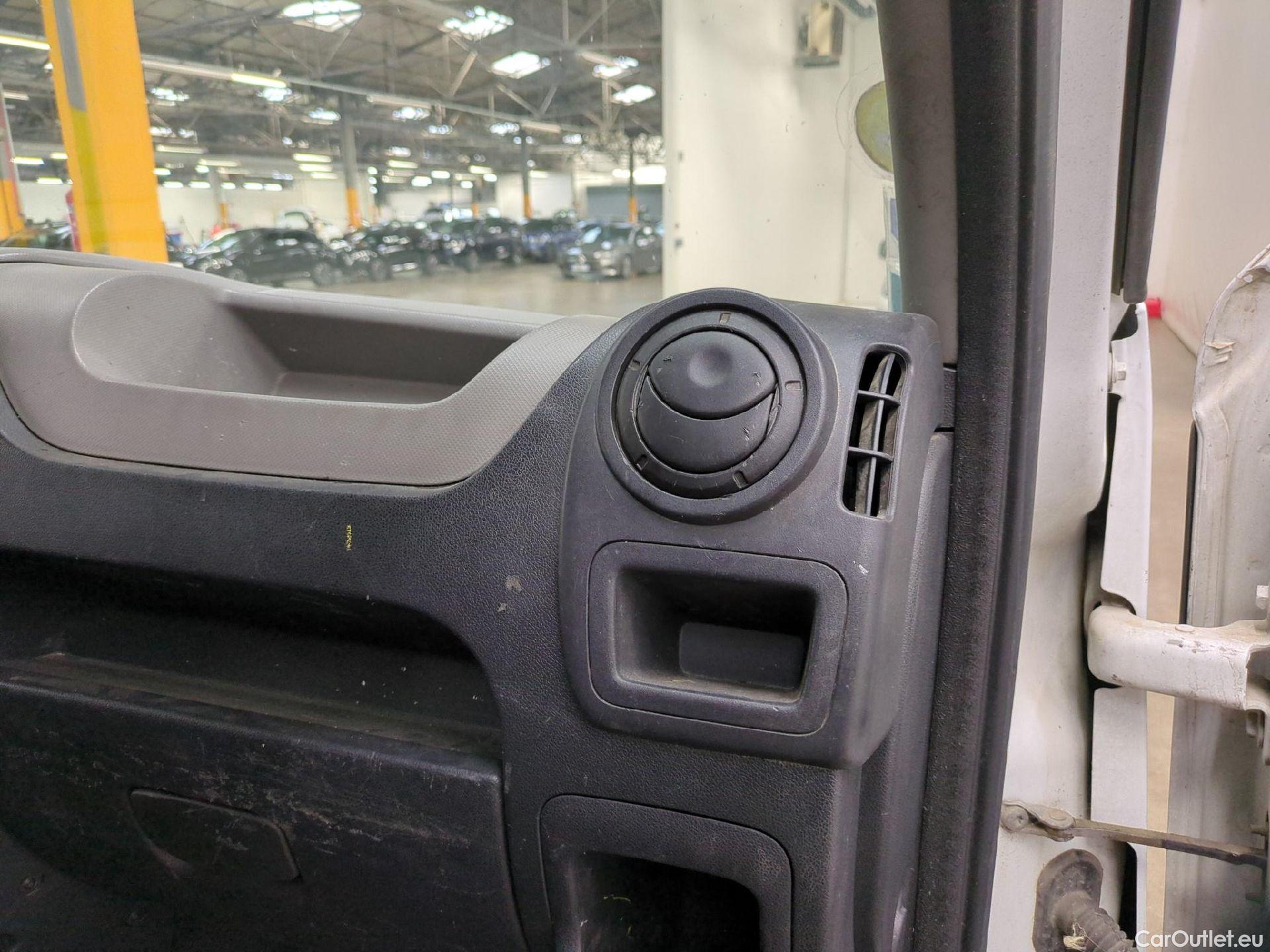  Renault  Master  Fourgon L2H2 3 5 Grand Confort dCi 130CV BVM6 E6 #140