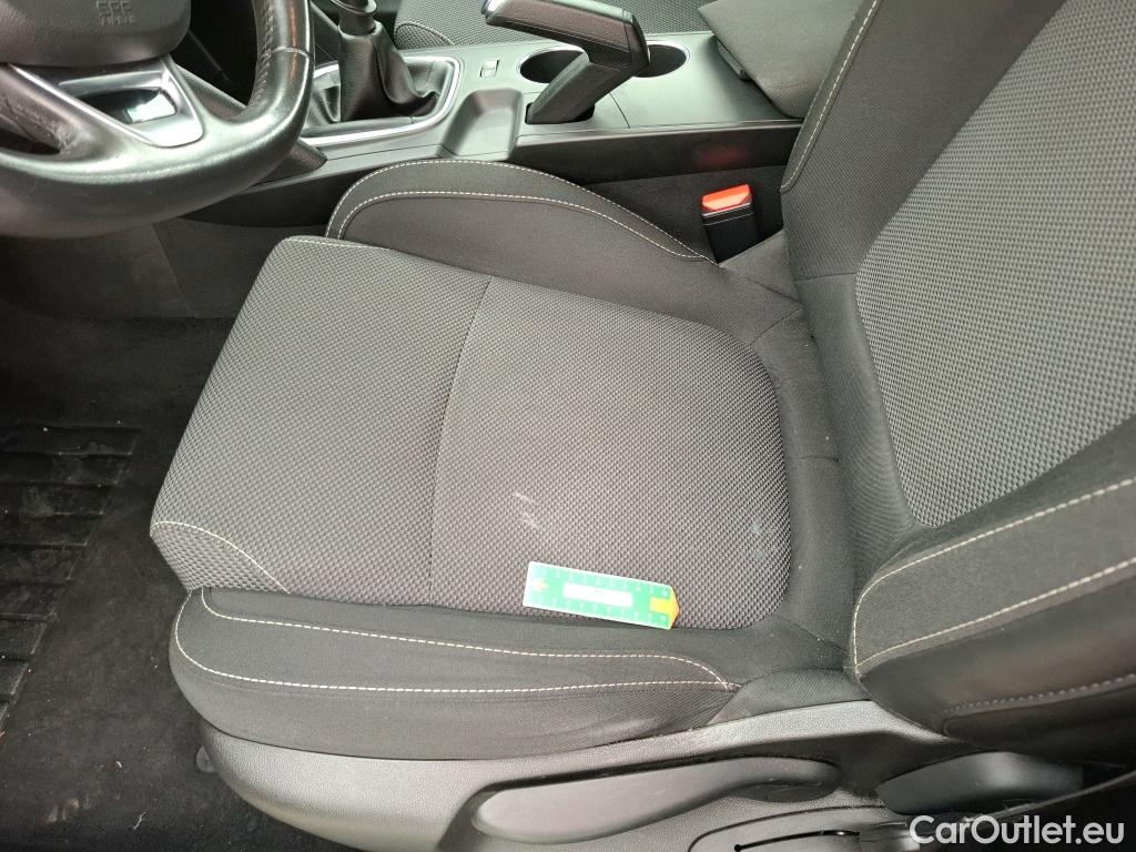  Renault  Megane  IV Berline 5pt. Société Air Nav 1.5 dCi 90CV BVM6 E6 #17