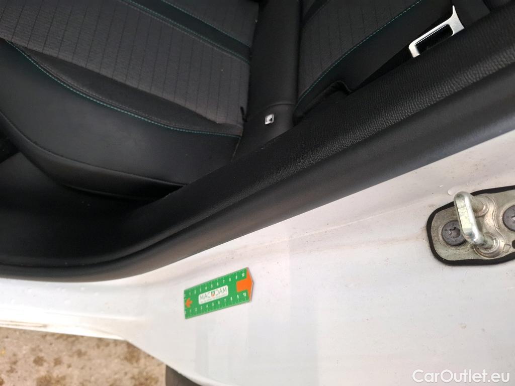  Peugeot  2008  Allure Pack 1.5 HDi 130CV BVA8 E6d / VO RECONDITIONNE - PHOTOS AVANT RECONDITIONNEMENT #1