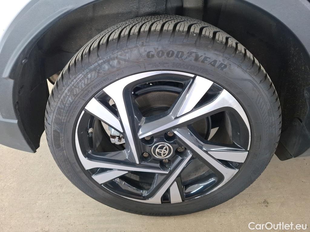  Toyota  C-HR TOYOTA  / 2016 / 5P / SUV 2.0 HYBRIDE 184 EDITION(SP) #9