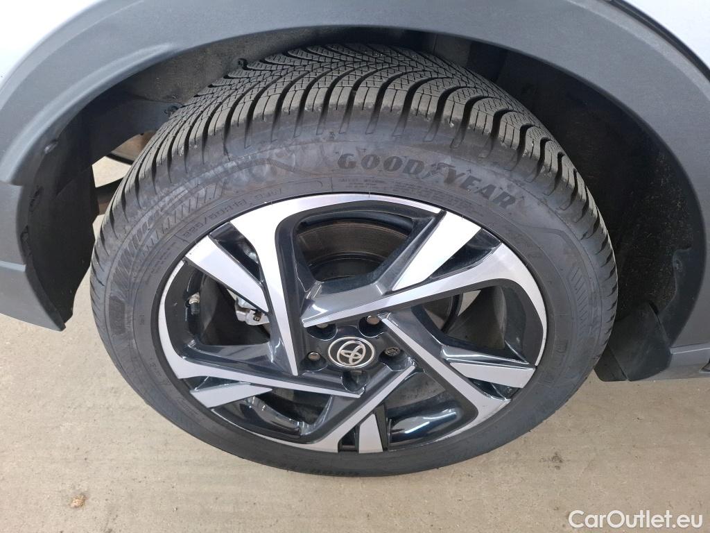  Toyota  C-HR TOYOTA  / 2016 / 5P / SUV 2.0 HYBRIDE 184 EDITION(SP) #8