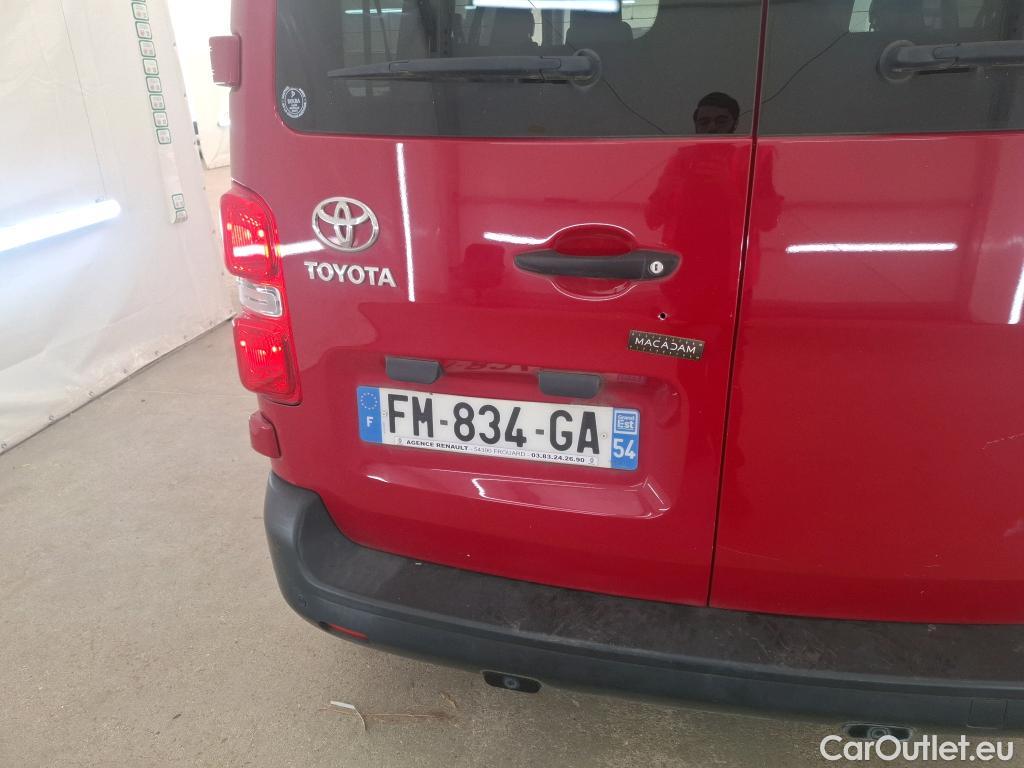  Toyota  Proace TOYOTA  4p Combi 1.5 D MEDIUM 120 D-4D DYNAMIC #32
