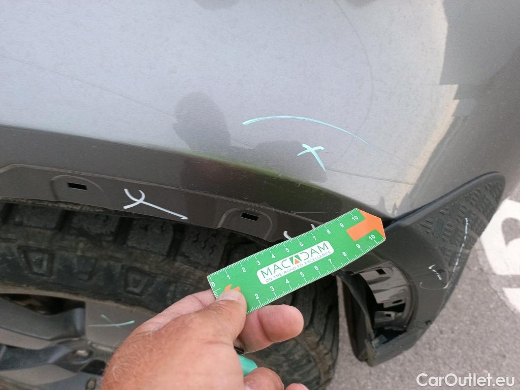  Land Rover  Defender LAND ROVER  / 2019 / 5P / todoterreno 2.0 P300 SI4 SE 110 Auto 4WD #35