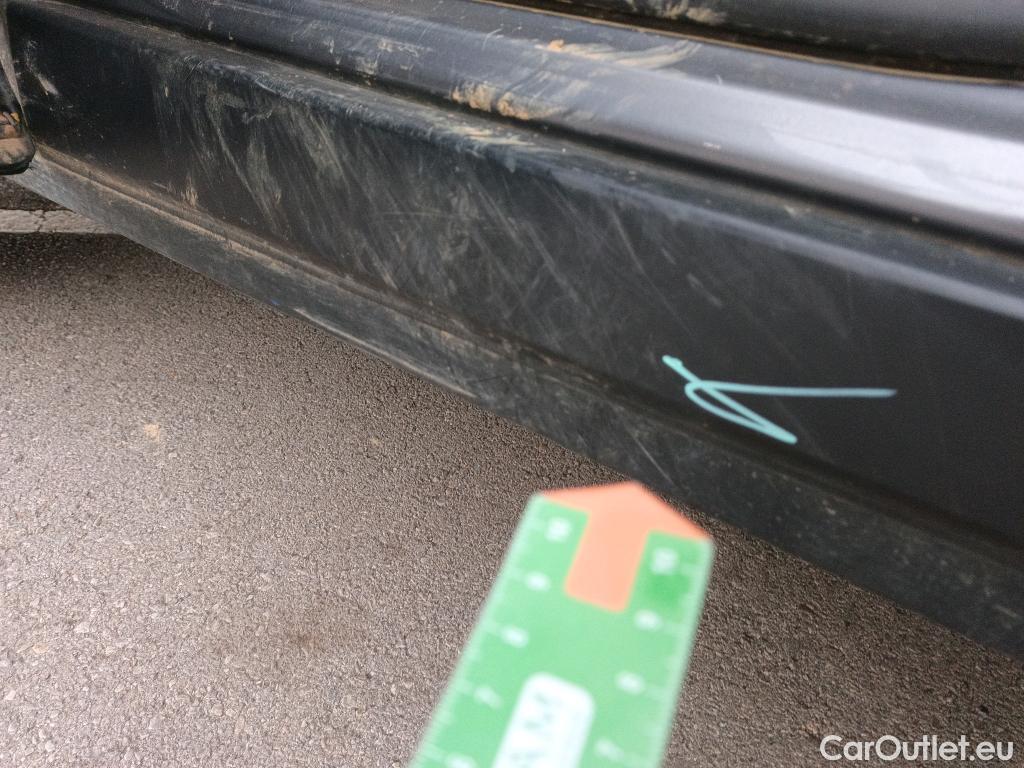  Land Rover  Defender LAND ROVER  / 2019 / 5P / todoterreno 2.0 P300 SI4 SE 110 Auto 4WD #8