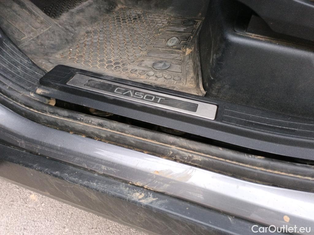  Land Rover  Defender LAND ROVER  / 2019 / 5P / todoterreno 2.0 P300 SI4 SE 110 Auto 4WD #55