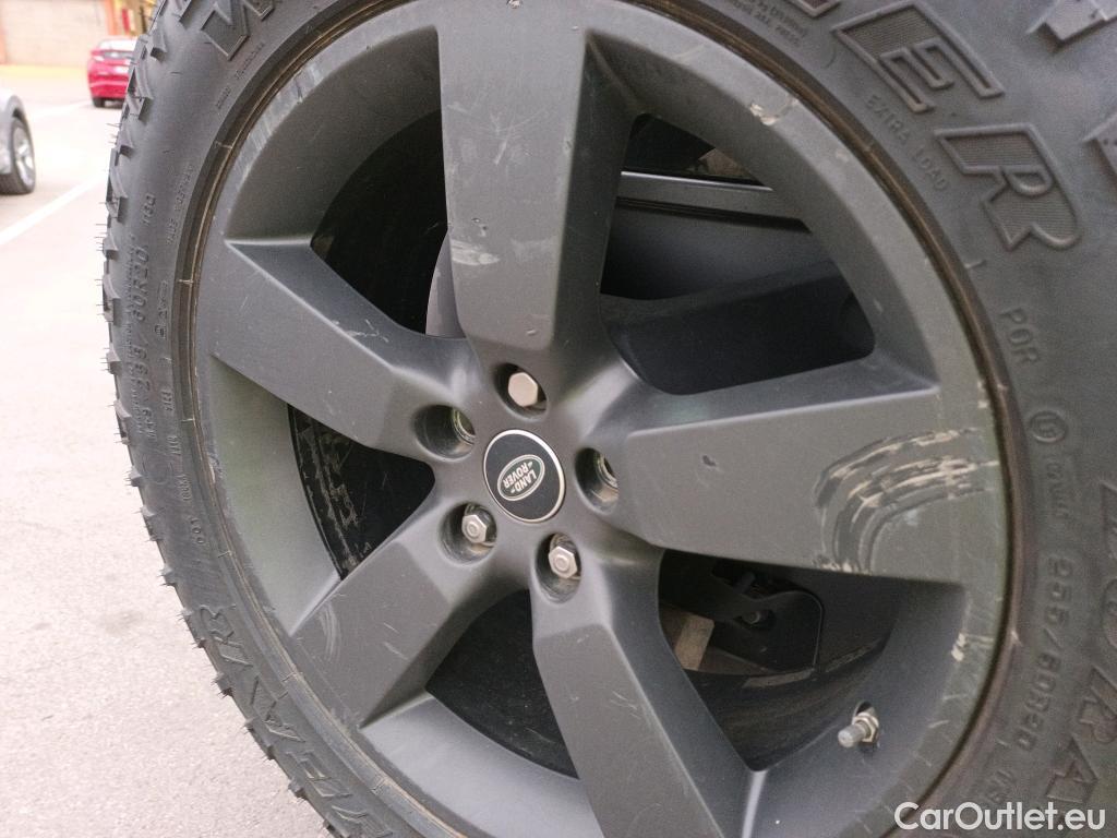  Land Rover  Defender LAND ROVER  / 2019 / 5P / todoterreno 2.0 P300 SI4 SE 110 Auto 4WD #33