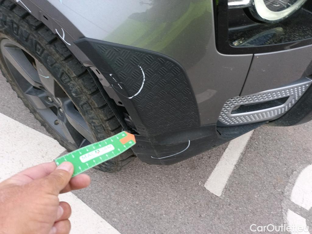  Land Rover  Defender LAND ROVER  / 2019 / 5P / todoterreno 2.0 P300 SI4 SE 110 Auto 4WD #64