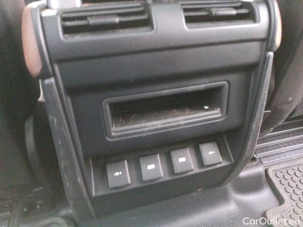  Land Rover  Defender LAND ROVER  / 2019 / 5P / todoterreno 2.0 P300 SI4 SE 110 Auto 4WD #14