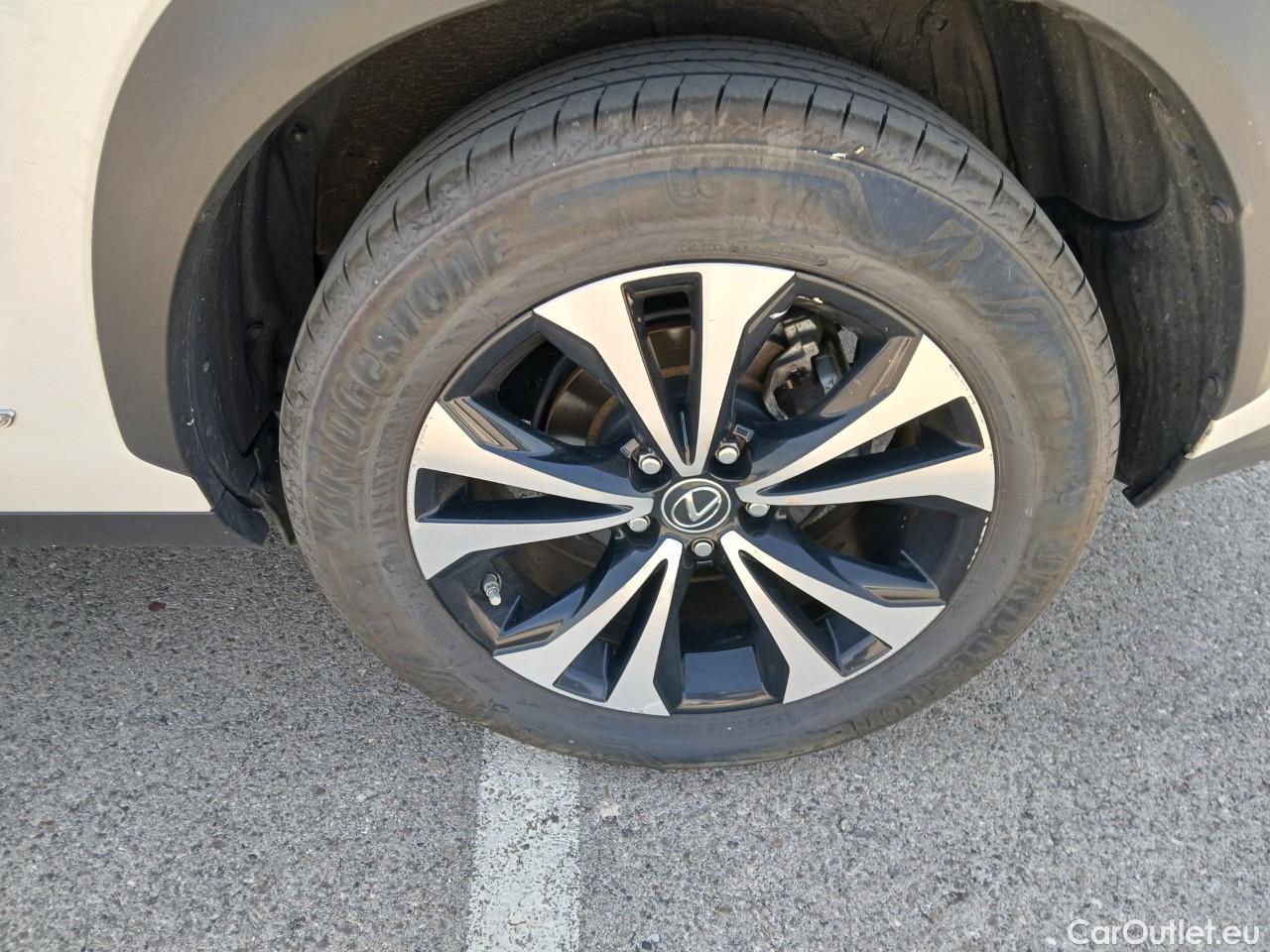  Lexus  NX LEXUS  / 2017 / 5P / todoterreno 2.5 300h Premium 2WD #11