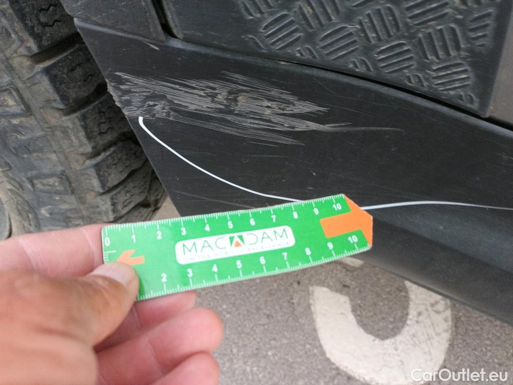  Land Rover  Defender LAND ROVER  / 2019 / 5P / todoterreno 2.0 P300 SI4 SE 110 Auto 4WD #47