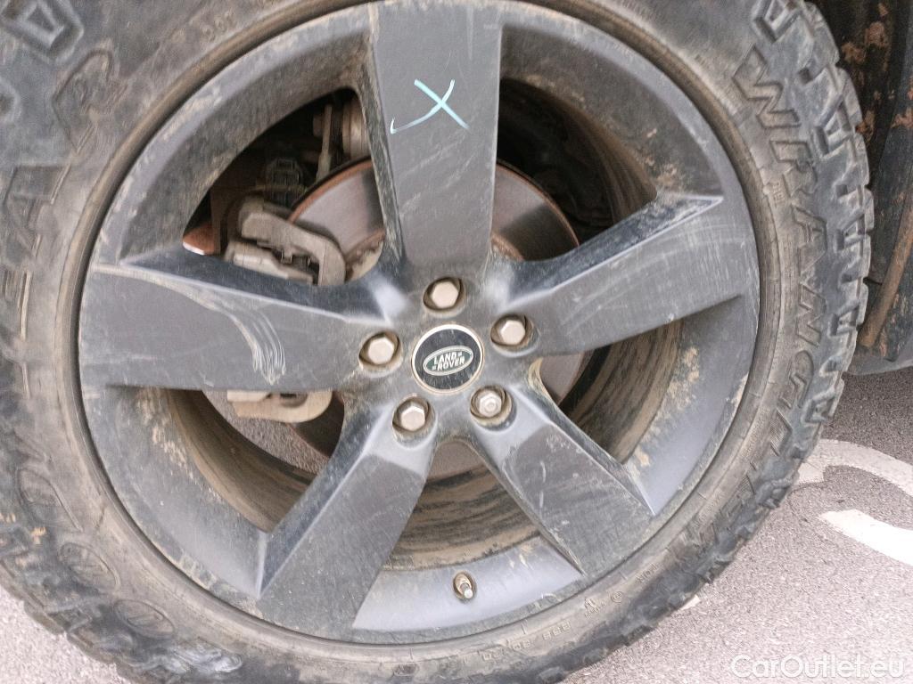 Land Rover  Defender LAND ROVER  / 2019 / 5P / todoterreno 2.0 P300 SI4 SE 110 Auto 4WD #30