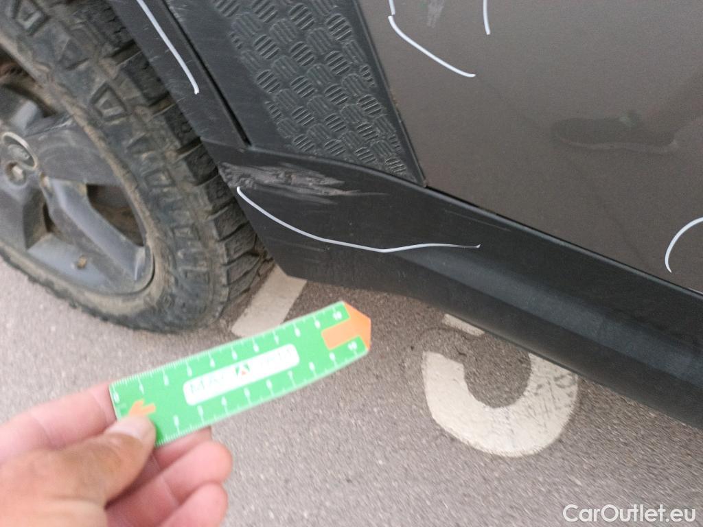 Land Rover  Defender LAND ROVER  / 2019 / 5P / todoterreno 2.0 P300 SI4 SE 110 Auto 4WD #46