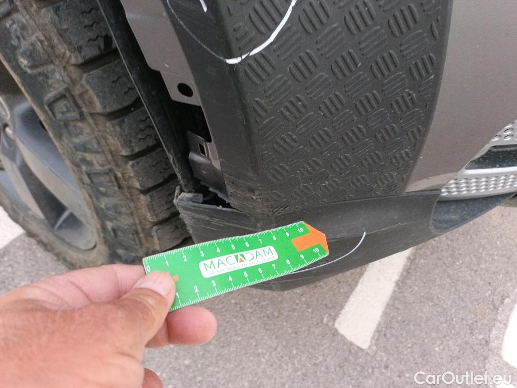  Land Rover  Defender LAND ROVER  / 2019 / 5P / todoterreno 2.0 P300 SI4 SE 110 Auto 4WD #65