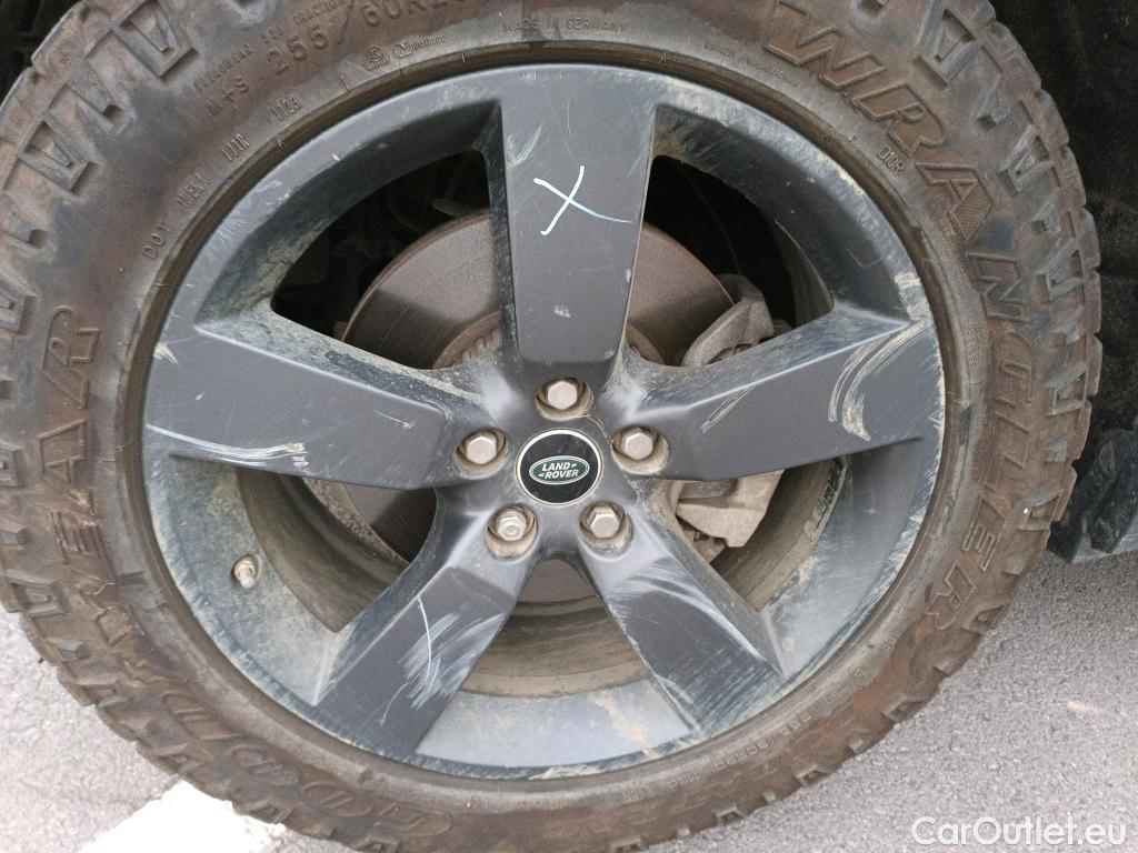  Land Rover  Defender LAND ROVER  / 2019 / 5P / todoterreno 2.0 P300 SI4 SE 110 Auto 4WD #28