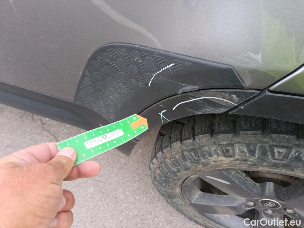  Land Rover  Defender LAND ROVER  / 2019 / 5P / todoterreno 2.0 P300 SI4 SE 110 Auto 4WD #52