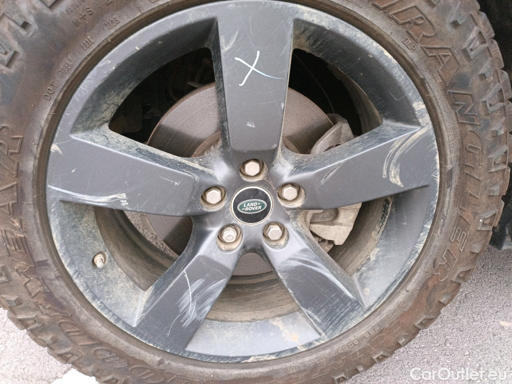 Land Rover  Defender LAND ROVER  / 2019 / 5P / todoterreno 2.0 P300 SI4 SE 110 Auto 4WD #29
