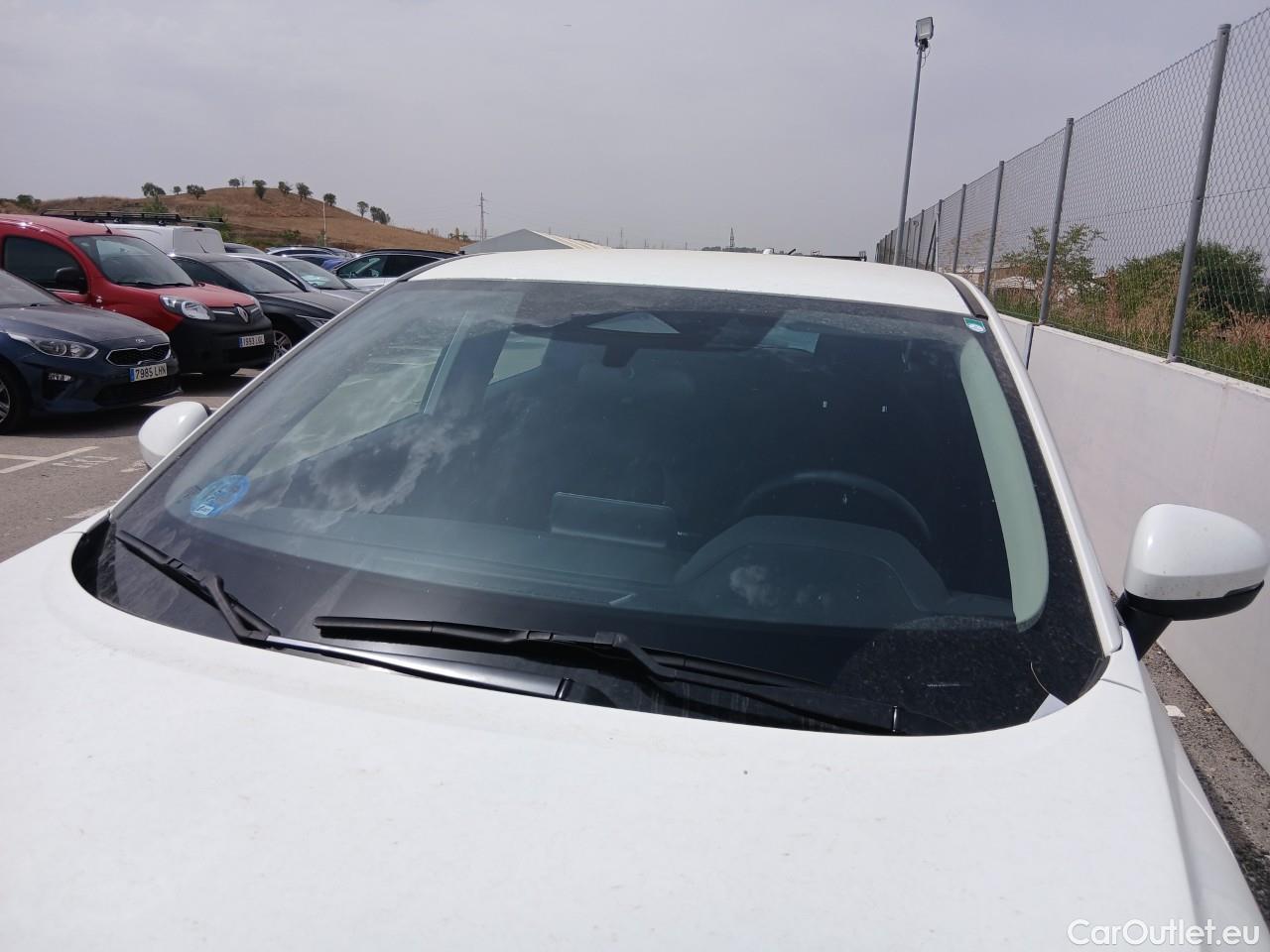  Land Rover  Discovery NISSAN QASHQAI / 2021 / 5P / todoterreno DIG-T 103kW (140CV) mHEV 4x2 Acenta #10