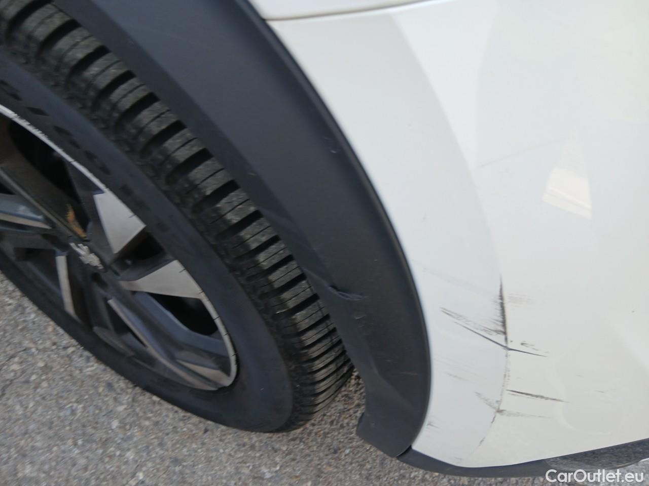 Peugeot  2008  Allure Pack 1.5 HDi 110CV MT6 E6d #34