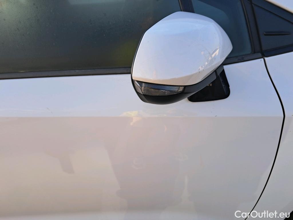  Toyota  Corolla TOYOTA  / 2019 / 5P / berlina con portón 1.8 125H BUSINESS PLUS E-CVT #24