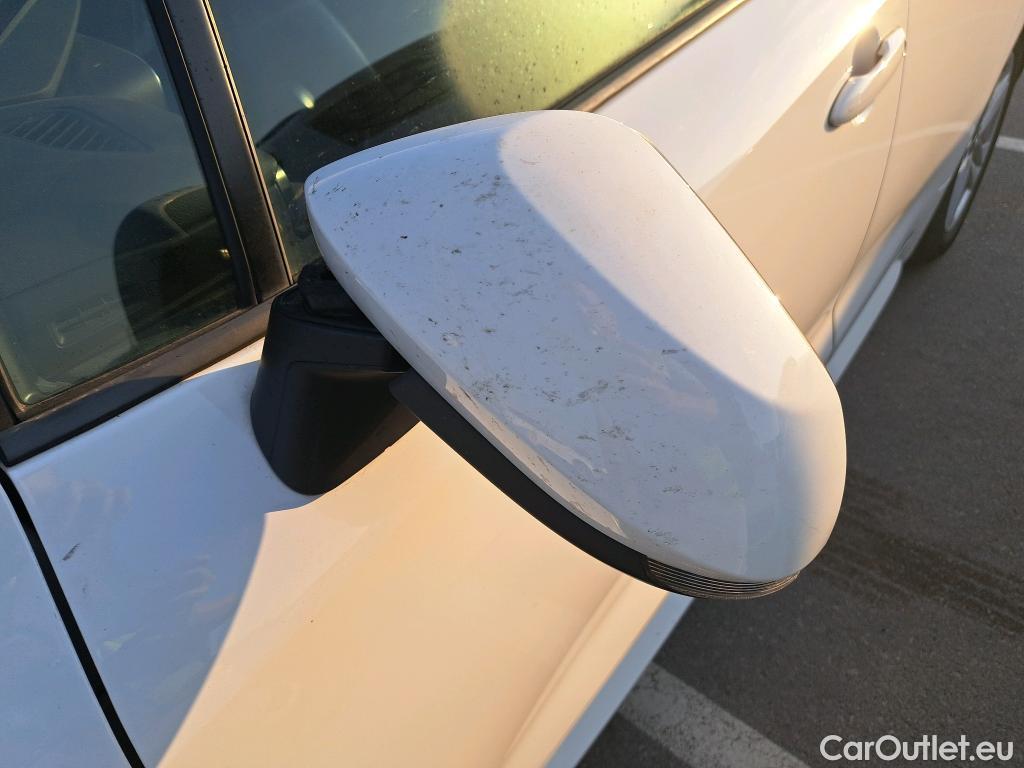  Toyota  Corolla TOYOTA  / 2019 / 5P / berlina con portón 1.8 125H BUSINESS PLUS E-CVT #1