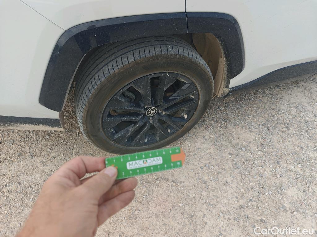  Toyota  RAV4 TOYOTA  / 2018 / 5P / todoterreno 2.5l 220H Style 4WD #8