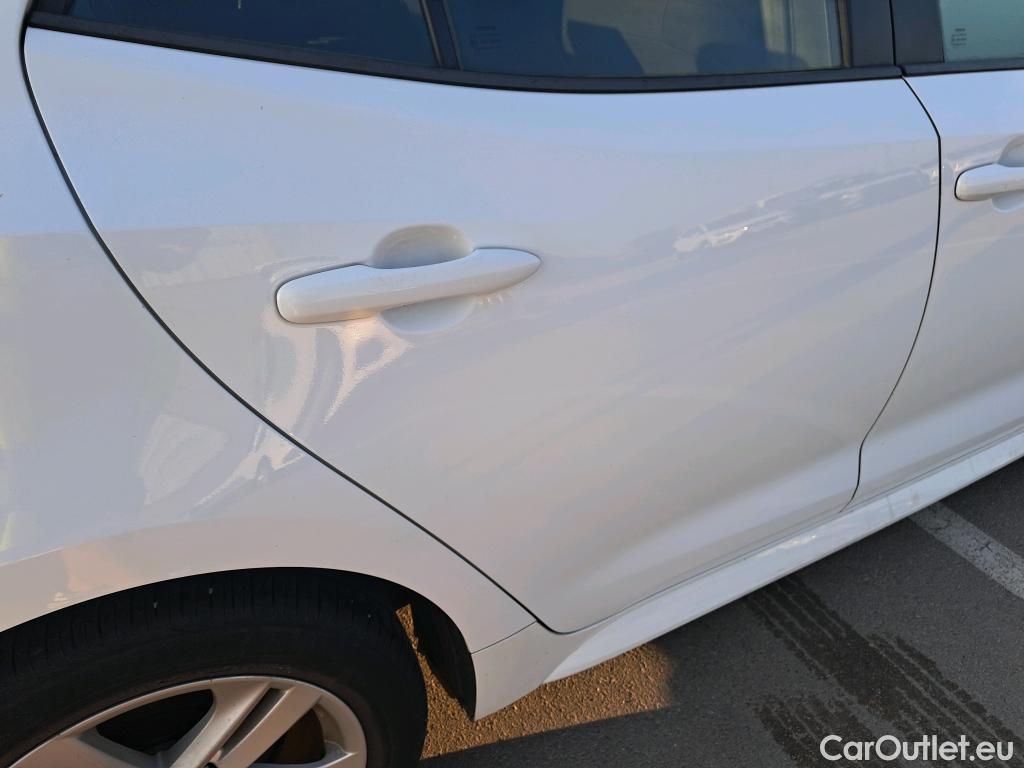  Toyota  Corolla TOYOTA  / 2019 / 5P / berlina con portón 1.8 125H BUSINESS PLUS E-CVT #20