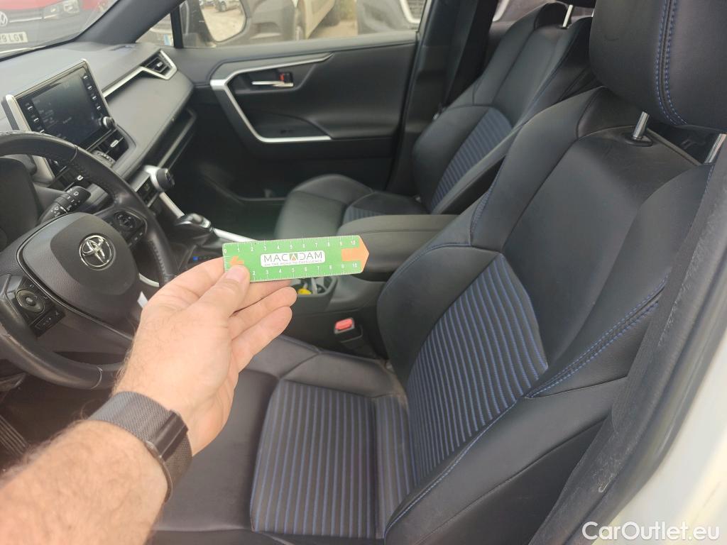 Toyota  RAV4 TOYOTA  / 2018 / 5P / todoterreno 2.5l 220H Style 4WD #27