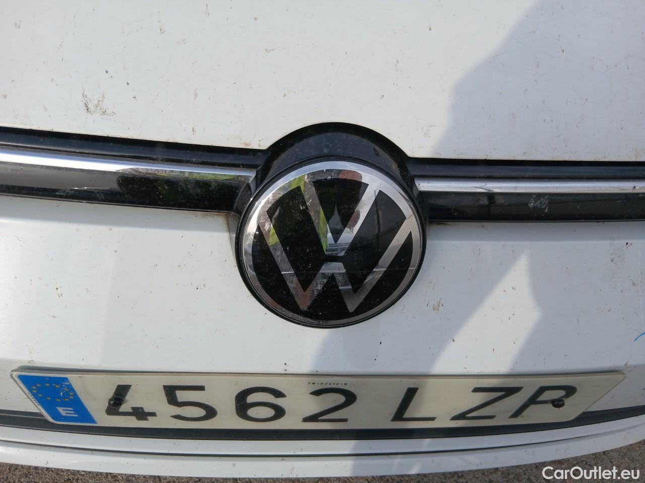  Volkswagen  Golf  VIII Berlina Life eTSI 1.0 TSI 110CV AT7 E6d #7