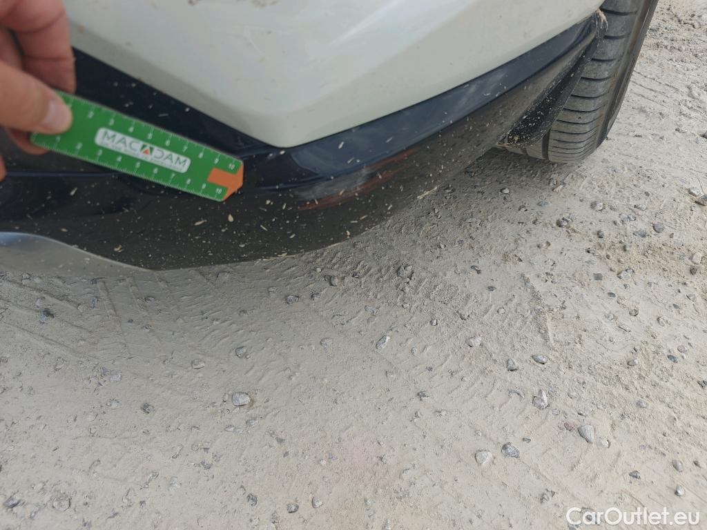  Toyota  RAV4 TOYOTA  / 2018 / 5P / todoterreno 2.5l 220H Style 4WD #23
