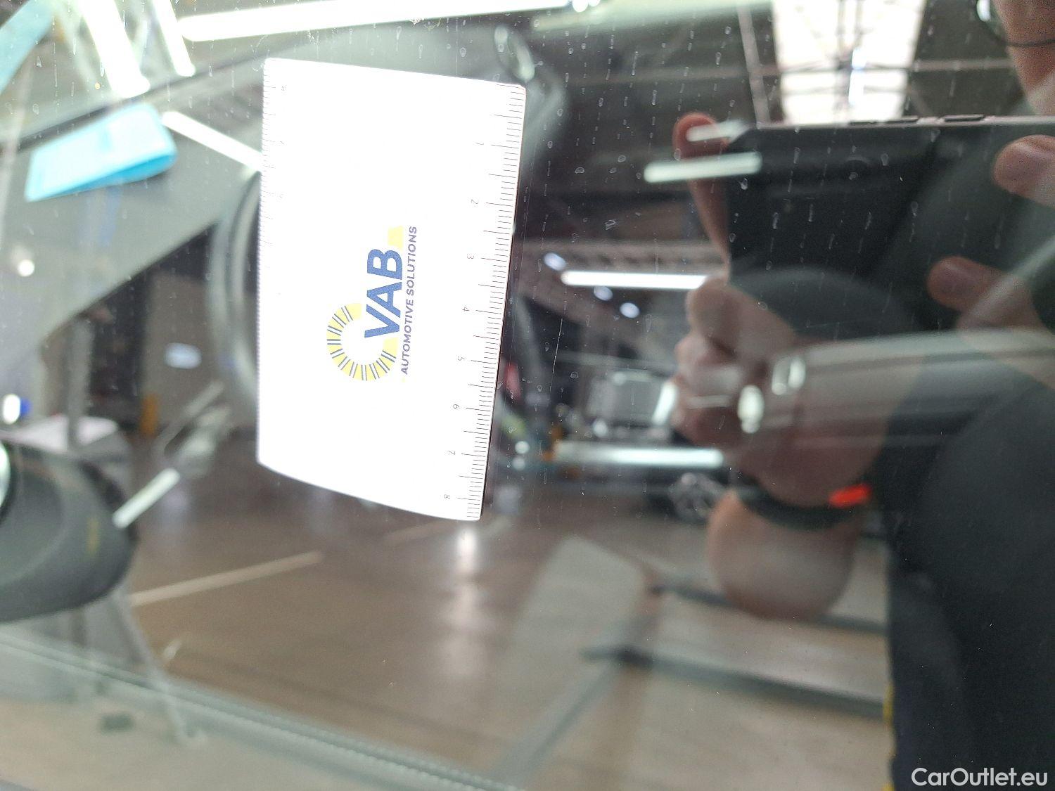  Mercedes  GLA Mercedes,  '20, Mercedes-Benz   250e Business Solution 5d #3