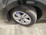  Volkswagen  Golf  Volkswagen VIII 2.0 TDI 85kW Life DSG 5d #25