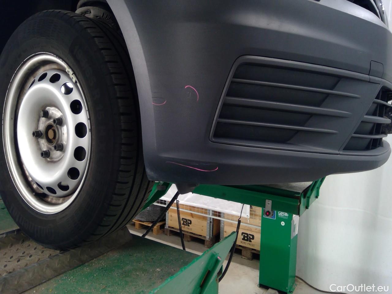  Volkswagen  Caddy  TDI 75 Maxi Aut. #6