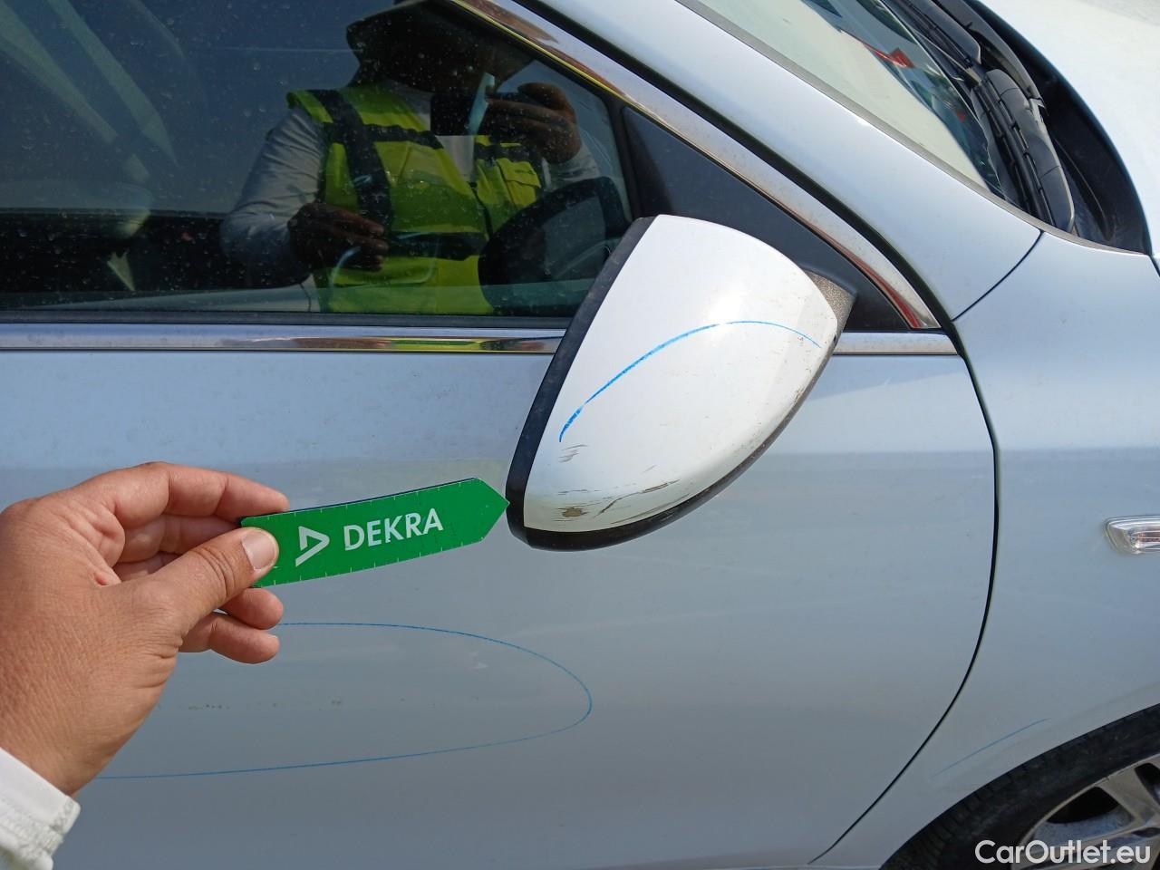  KIA  Cee'd KIA Ceed / 2018 / 5P / berlina con portón 1.0 T-GDi 74kW (100CV) Drive #28