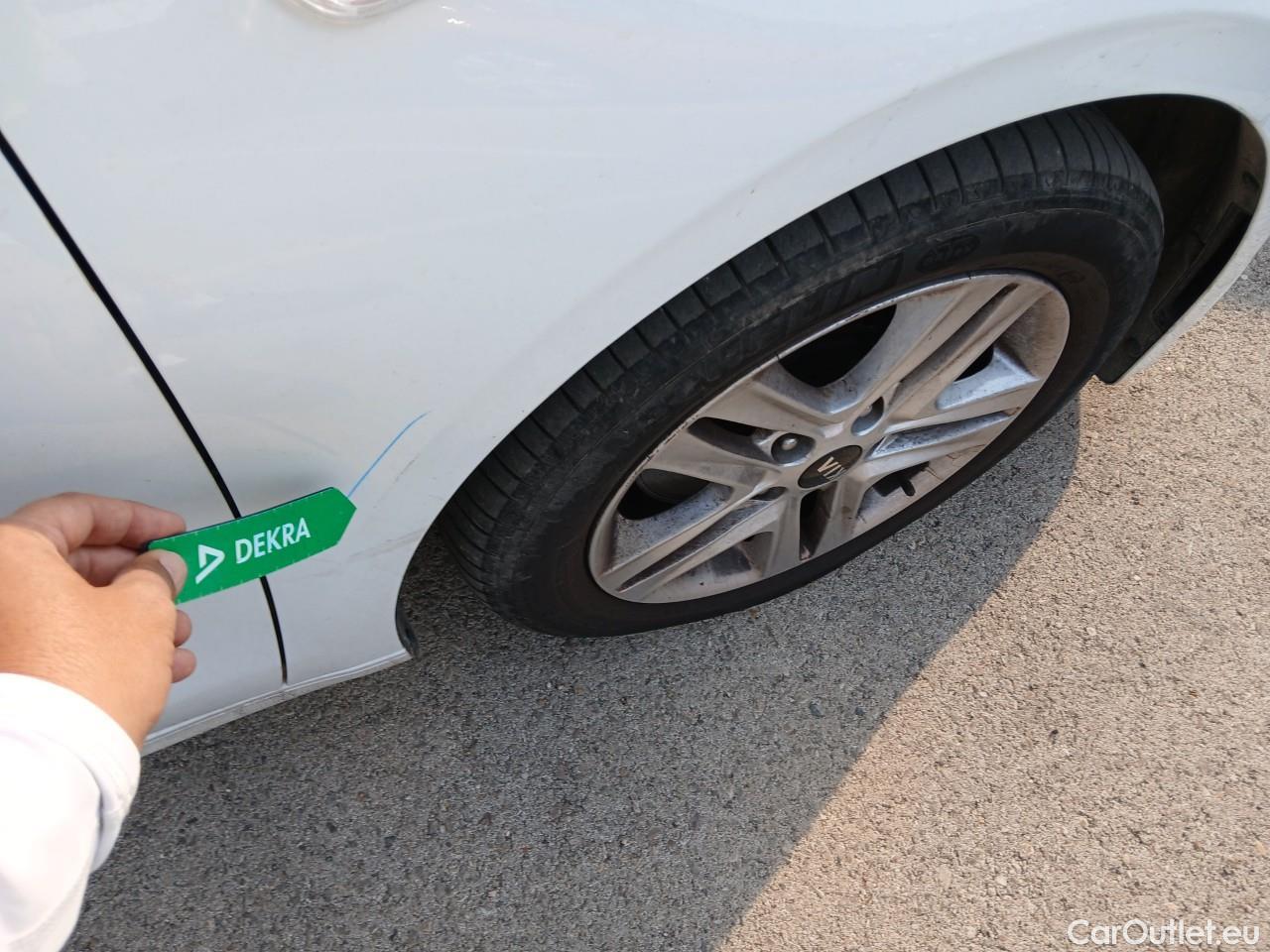  KIA  Cee'd KIA Ceed / 2018 / 5P / berlina con portón 1.0 T-GDi 74kW (100CV) Drive #30