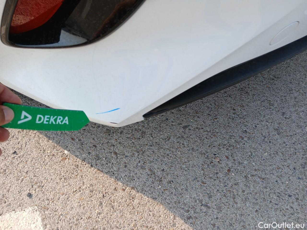  KIA  Cee'd KIA Ceed / 2018 / 5P / berlina con portón 1.0 T-GDi 74kW (100CV) Drive #17