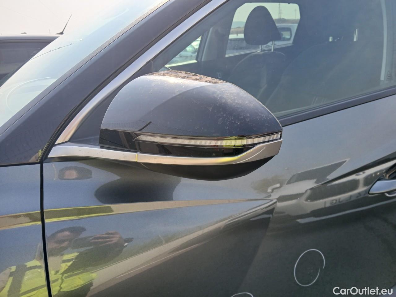  Hyundai  Tucson HYUNDAI  / 2020 / 5P / todoterreno 1.6 TGDI 169kW HEV Tecno Auto 2C #16