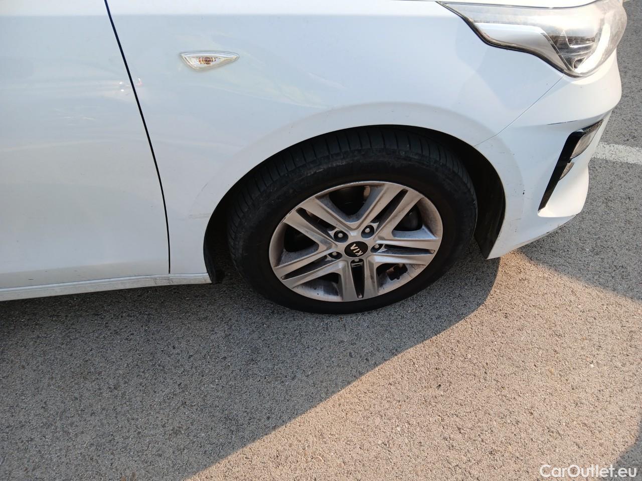  KIA  Cee'd KIA Ceed / 2018 / 5P / berlina con portón 1.0 T-GDi 74kW (100CV) Drive #7