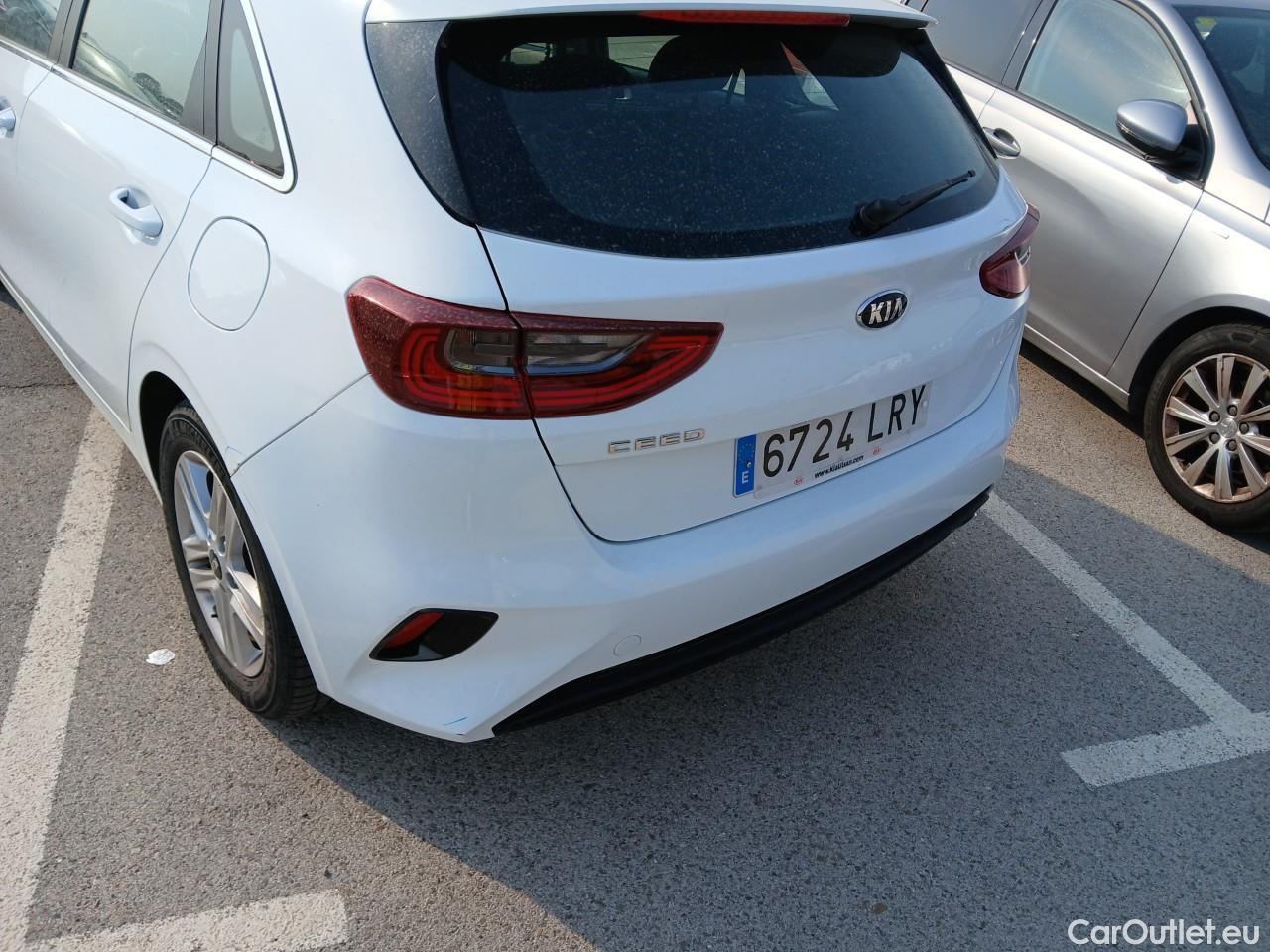  KIA  Cee'd KIA Ceed / 2018 / 5P / berlina con portón 1.0 T-GDi 74kW (100CV) Drive #16