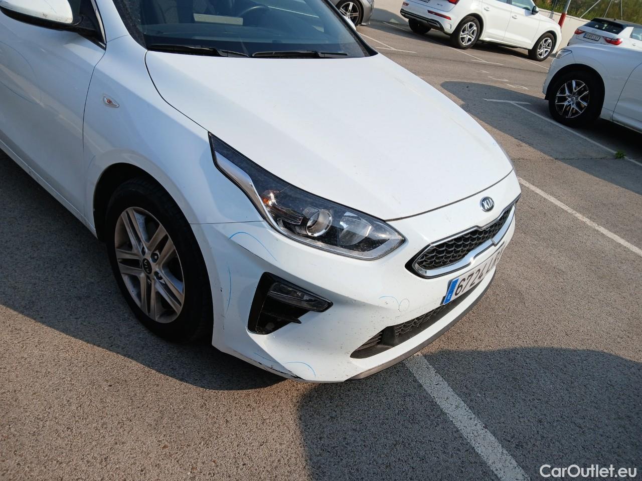 KIA  Cee'd KIA Ceed / 2018 / 5P / berlina con portón 1.0 T-GDi 74kW (100CV) Drive #9