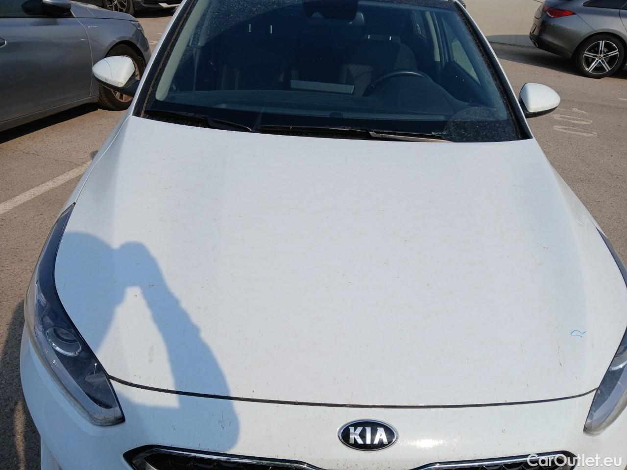  KIA  Cee'd KIA Ceed / 2018 / 5P / berlina con portón 1.0 T-GDi 74kW (100CV) Drive #10