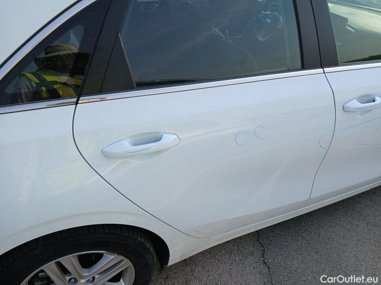  KIA  Cee'd KIA Ceed / 2018 / 5P / berlina con portón 1.0 T-GDi 74kW (100CV) Drive #21