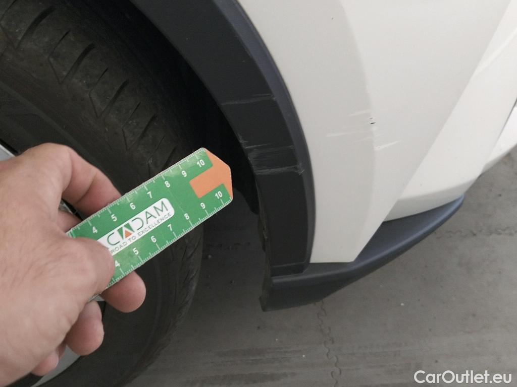  Toyota  C-HR TOYOTA  / 2016 / 5P / todoterreno 1.8 125H Advance #24