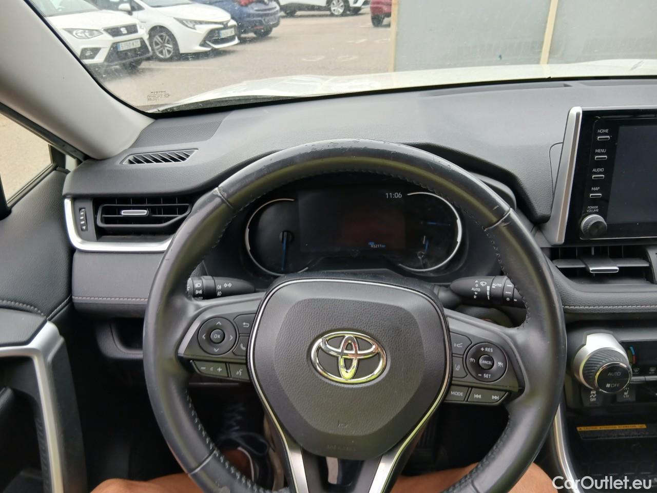  Toyota  RAV4 TOYOTA  / 2018 / 5P / todoterreno 2.5l 220H Advance Plus #21