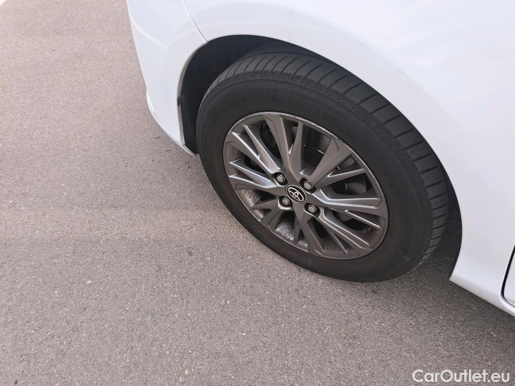  Toyota  Yaris TOYOTA  / 2017 / 5P / berlina con portón 1.5 Hybrid Active #5