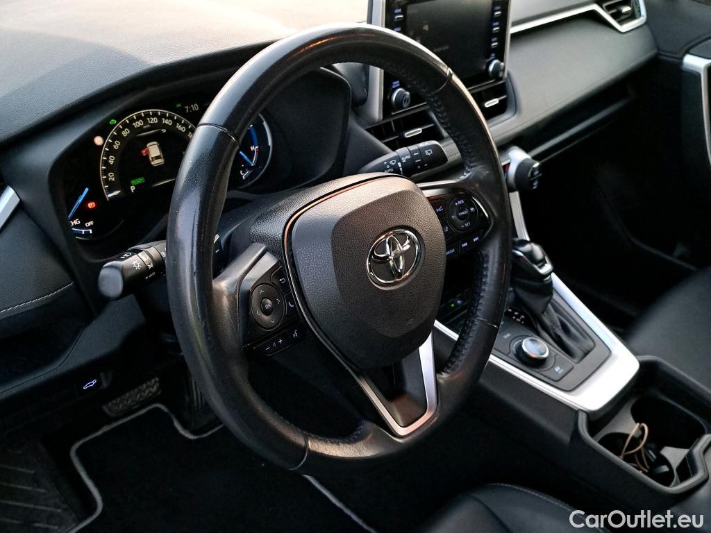  Toyota  RAV4 TOYOTA  / 2018 / 5P / todoterreno 2.5l 220H Black Edition 4WD(SP) #10