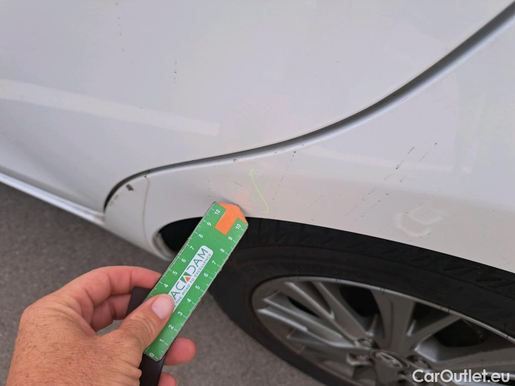  Toyota  Yaris TOYOTA  / 2017 / 5P / berlina con portón 1.5 Hybrid Active #8