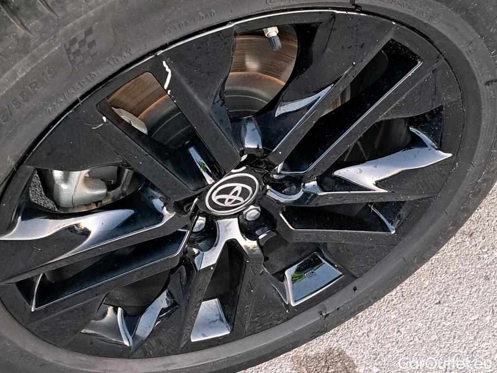  Toyota  RAV4 TOYOTA  / 2018 / 5P / todoterreno 2.5l 220H Black Edition 4WD(SP) #23