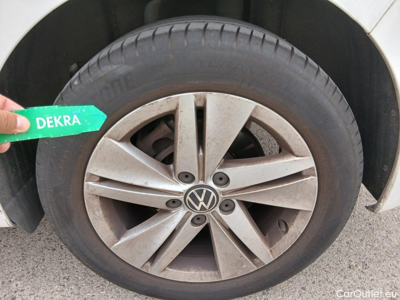  Volkswagen  Golf  VIII Berlina Life eTSI 1.0 TSI 110CV AT7 E6d #15