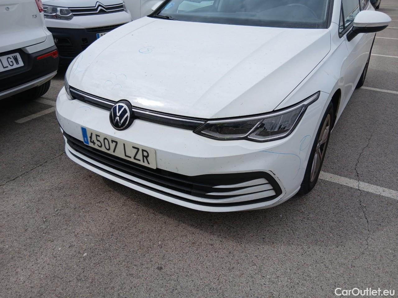  Volkswagen  Golf  VIII Berlina Life eTSI 1.0 TSI 110CV AT7 E6d #6