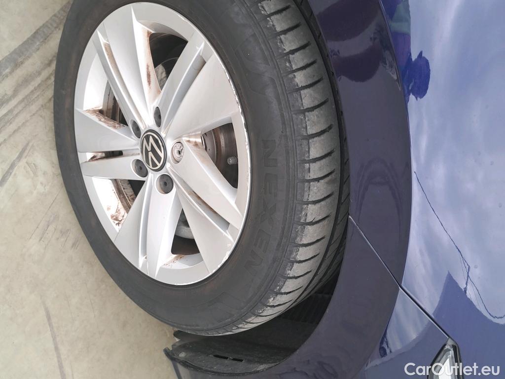  Volkswagen  Golf  VIII Berlina 2.0 TDI 115CV MT6 E6dT #5